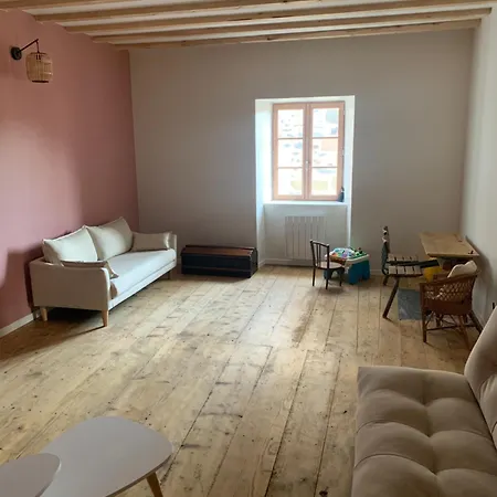 Familial A La Bonne Heure Holiday home Chilhac